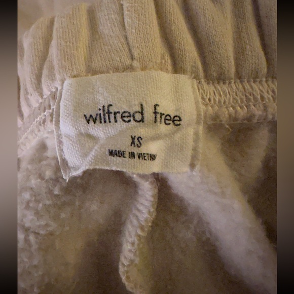 Aritzia Free Fleece Jogger (BONE/BEIGE) - Picture 2 of 6